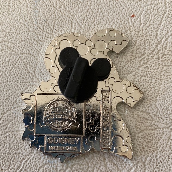Disney 2020 lion king pin - Picture 2 of 2